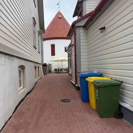 아파트 Old Town With Patio