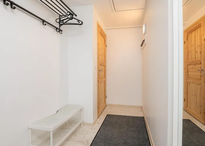 Апартаменты Old Town With Patio *