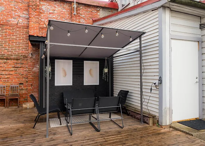 Old Town With Patio Apartment Parnu