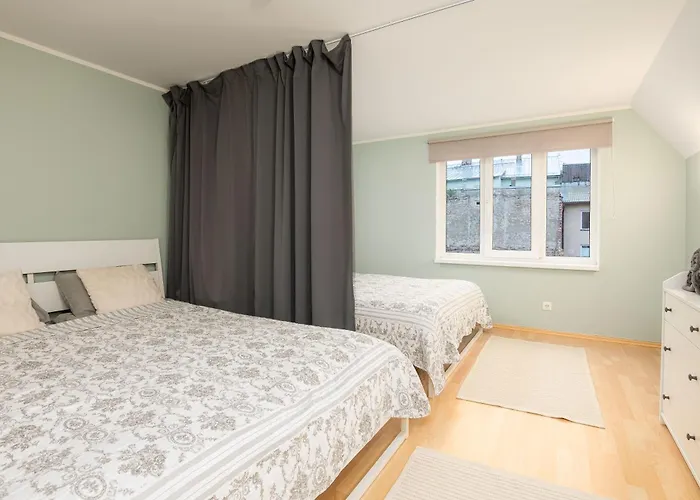 Old Town With Patio Апартаменты